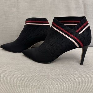 Avec Les Filles Black Bootie size 8.5